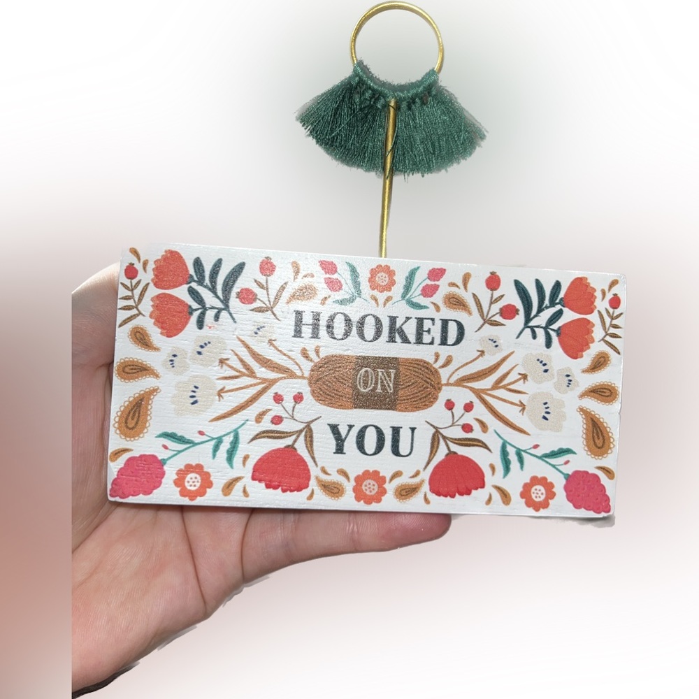 “Hooked on You” Crochet & Floral Designed Tassel Embellished Ring Memo Holder
